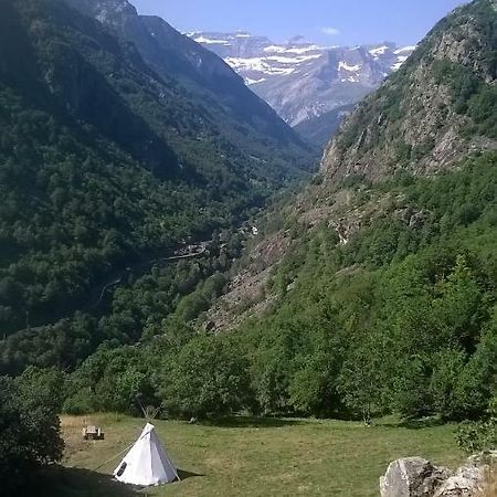 Готель Tipis Nature Гаварні Екстер'єр фото